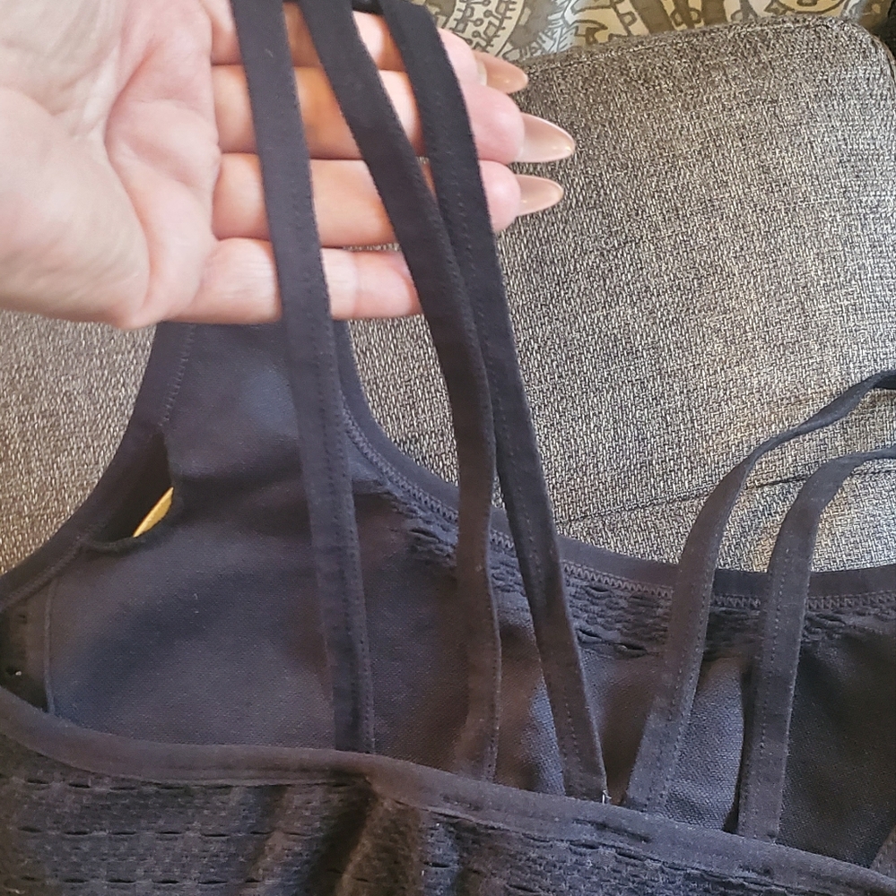 Sports bra 🏋 - Picture 4 of 9